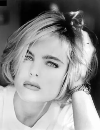 Эрика элениак Erika Eleniak