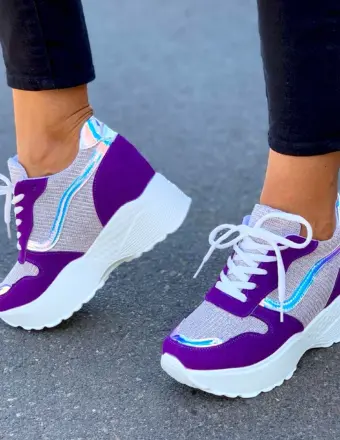 Фиолетовые кроссовки женские