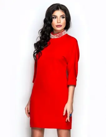 Красное платье с воротником